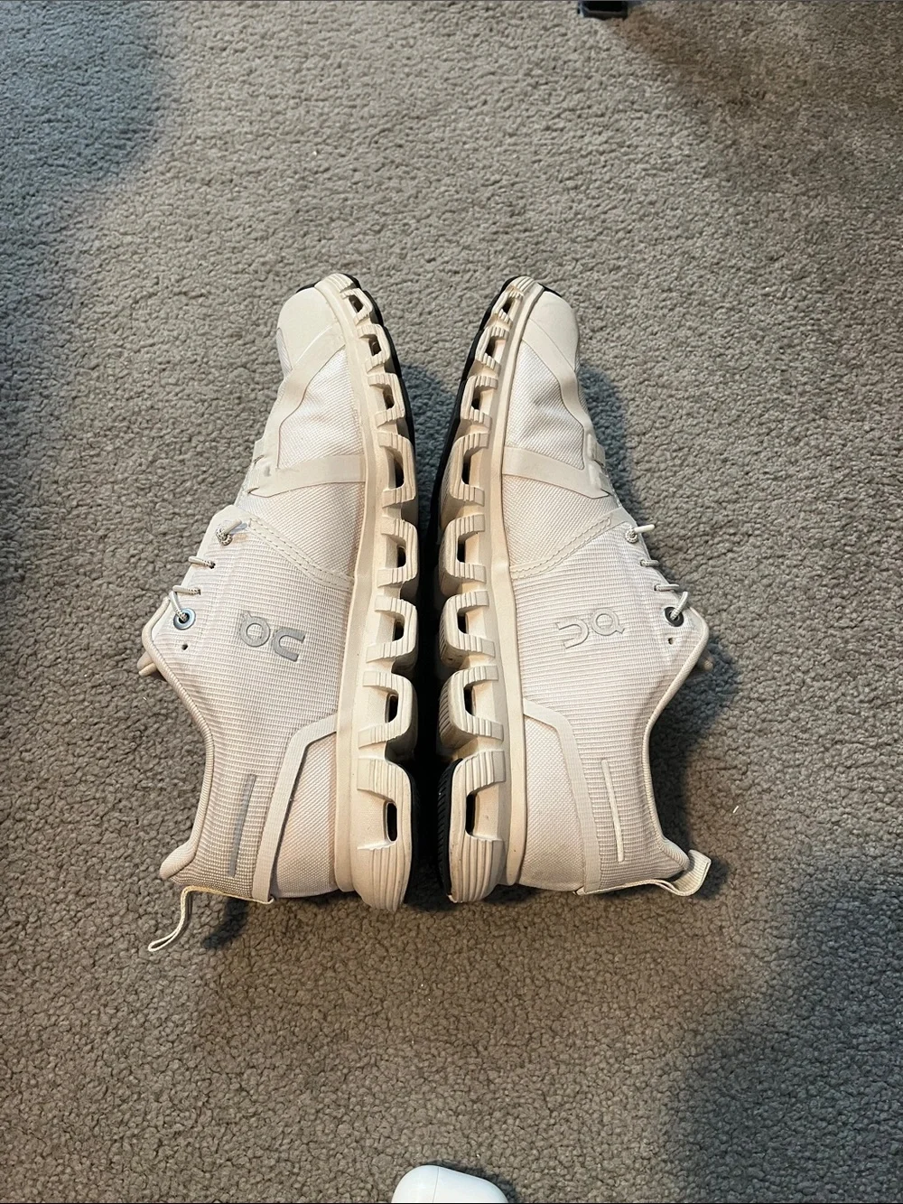 On Cloud Waterproof women’s sneakers size 7